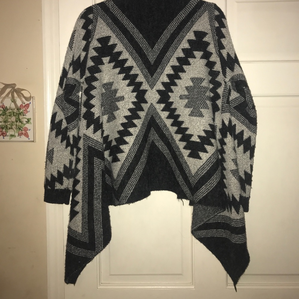 Patterned Shawl - Picture 4 of 4